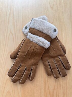 UGG Chestnut Brown Shearling-Trim Mittens